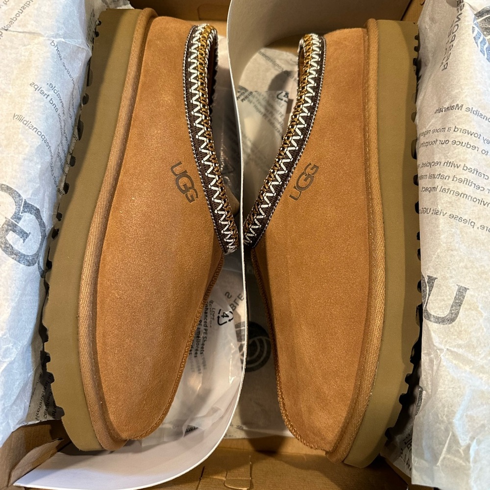 UGG chestnut women’s  Tasman